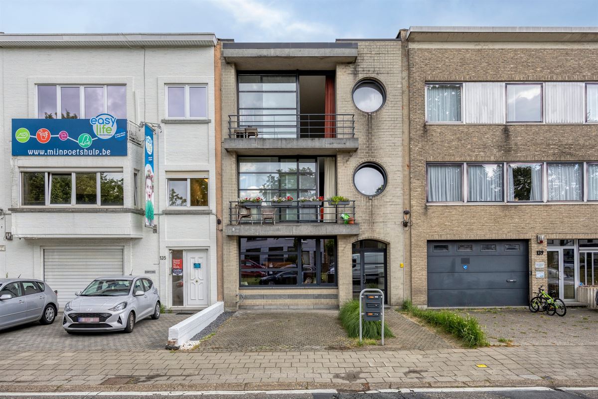 Gerenoveerd gelijkvloers appartement met tuin