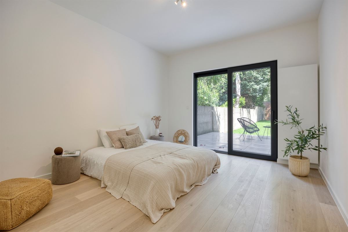 Gerenoveerd gelijkvloers appartement met tuin