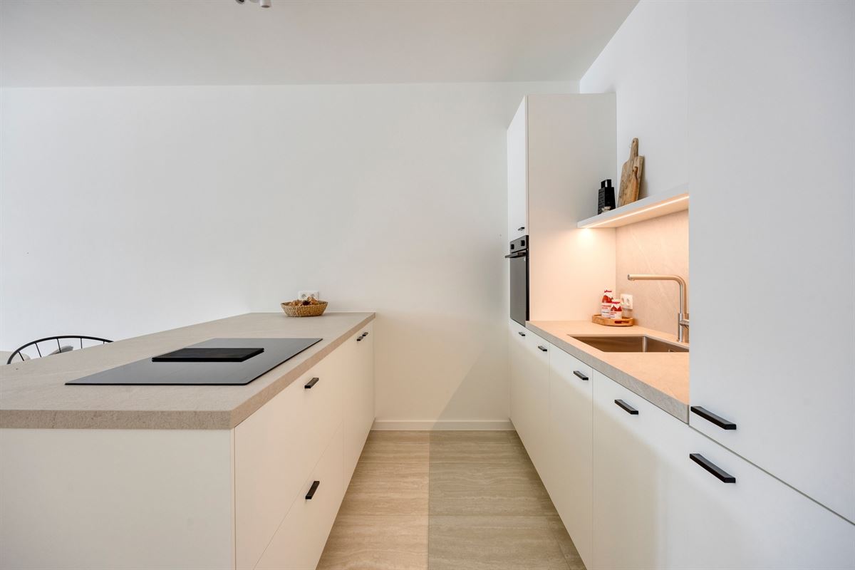 Gerenoveerd gelijkvloers appartement met tuin