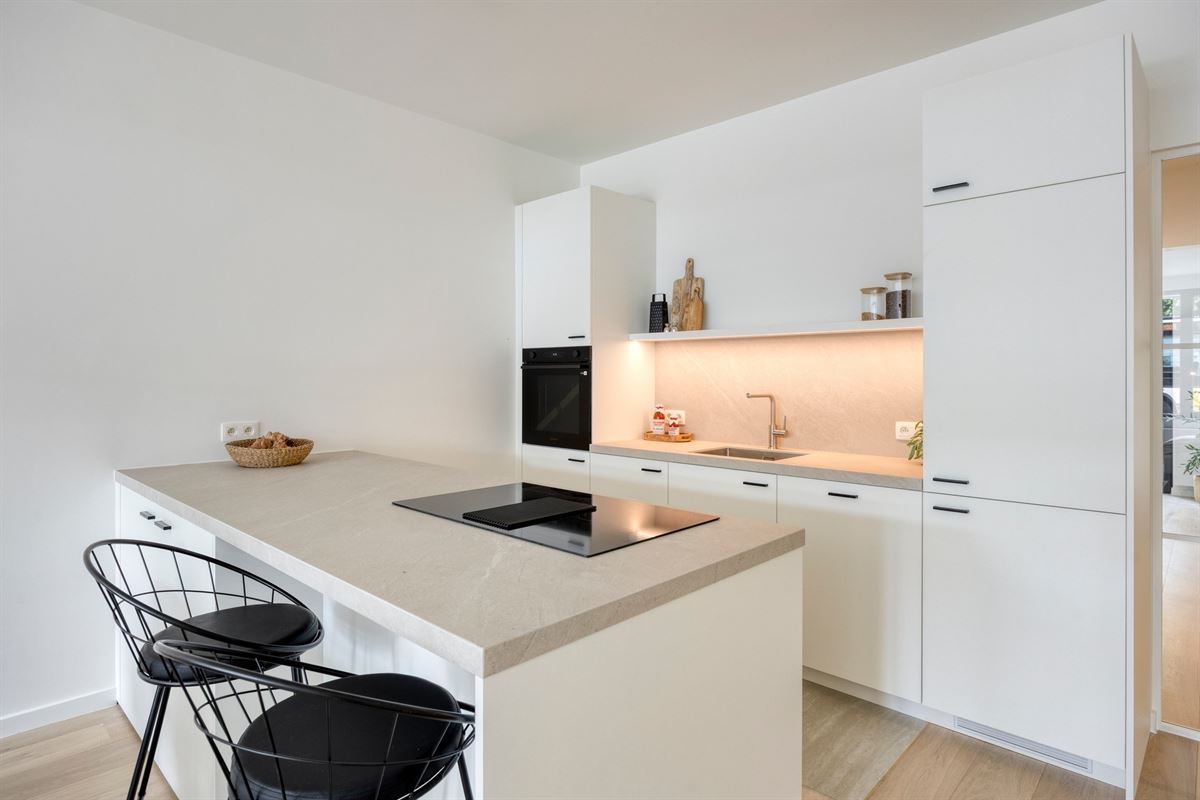 Gerenoveerd gelijkvloers appartement met tuin