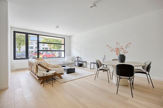Gerenoveerd gelijkvloers appartement met tuin