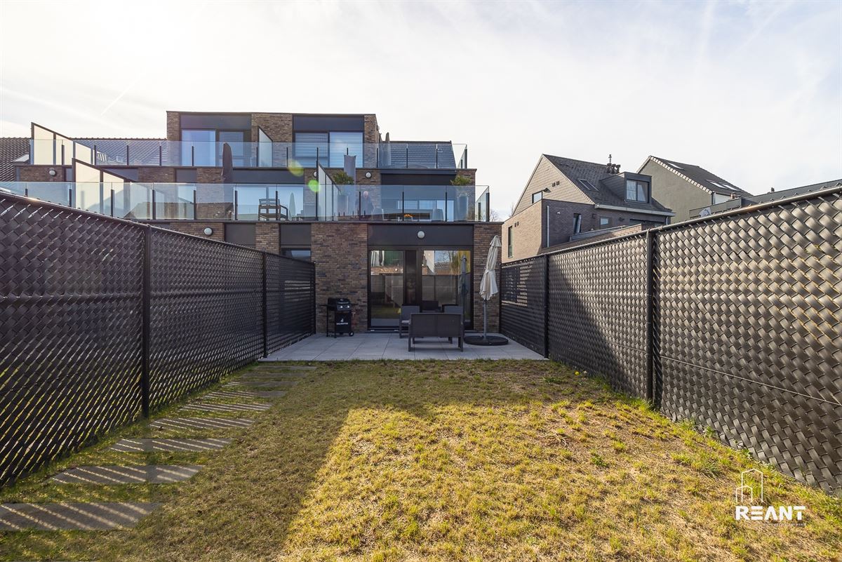 Gelijkvloers appartement (2023) met tuin en parkeerplaats
