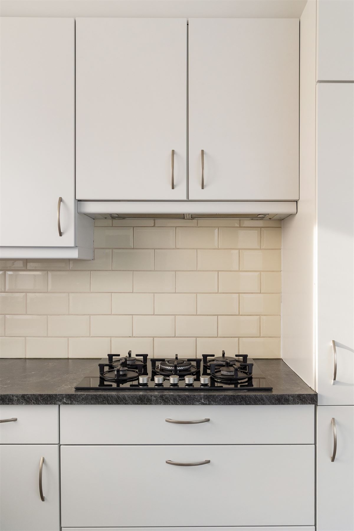 Instapklaar Appartement met 2 Slaapkamers, Terras en Garage