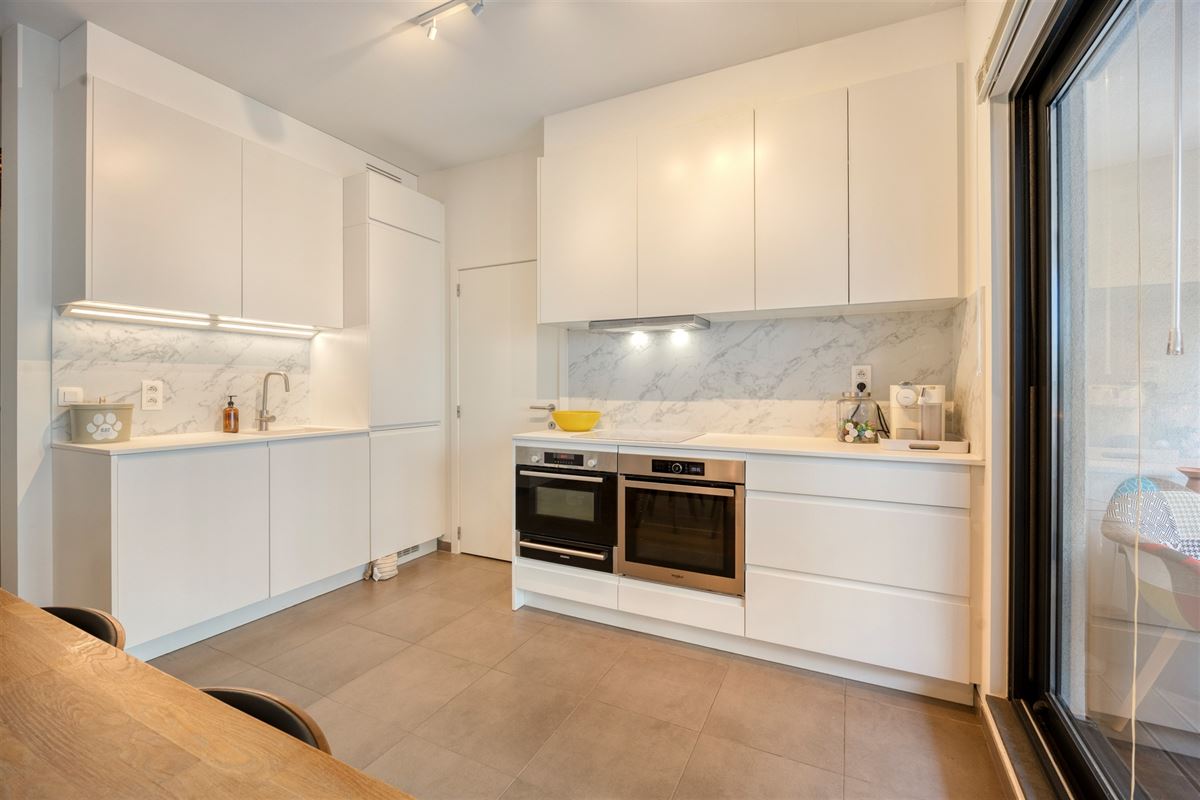 Instapklaar appartement met autostaanplaats op toplocatie!