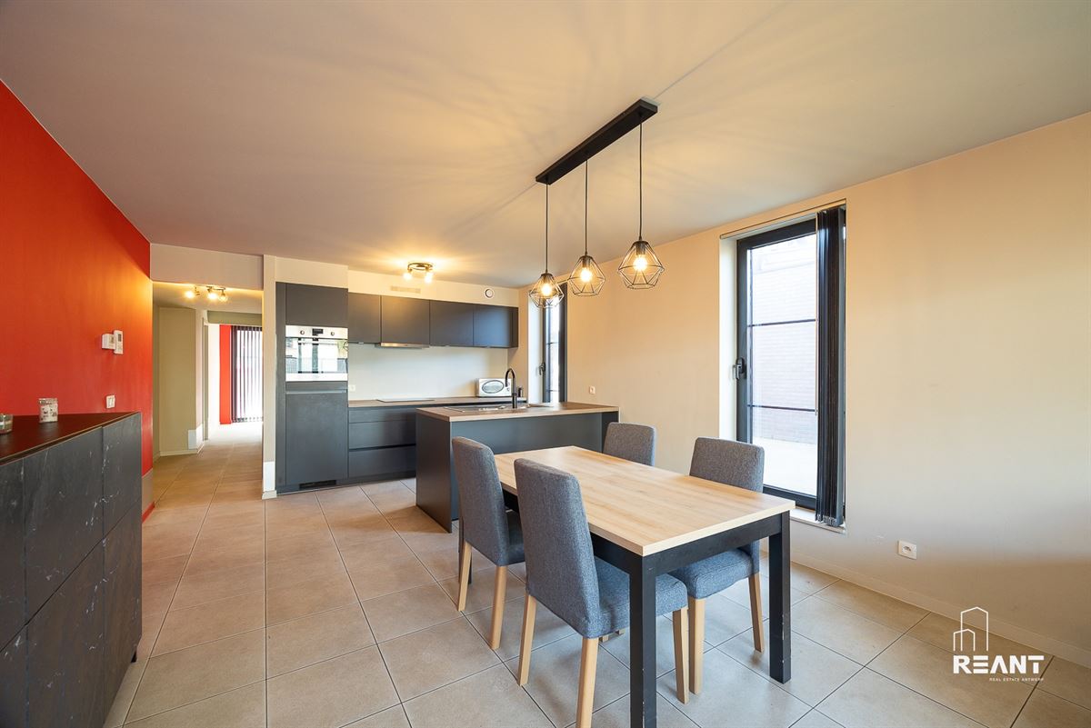 Gelijkvloers appartement (2023) met tuin en parkeerplaats