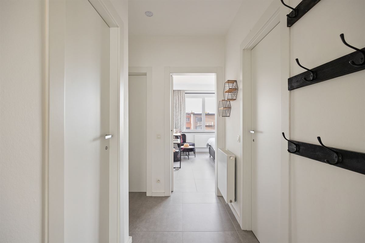 Instapklaar Appartement met 2 Slaapkamers, Terras en Garage