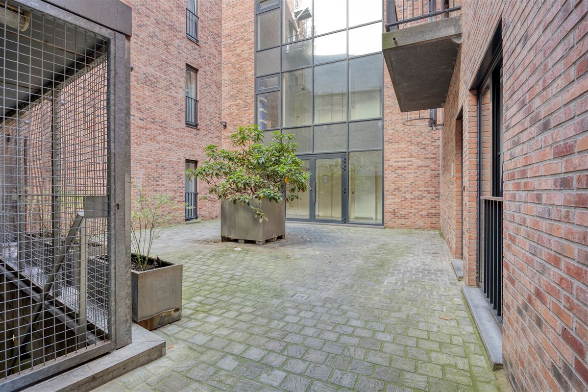Instapklaar appartement met autostaanplaats op toplocatie!