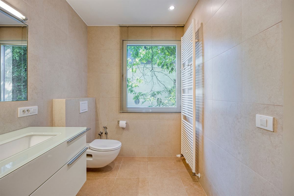 PARK DEN BRANDT : Ruime villa met 5 slaapkamers, lift en ZW-tuin op 1.017 m².