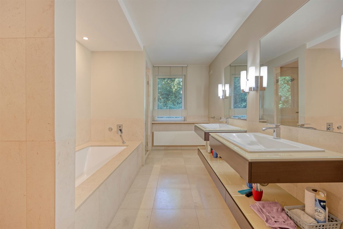 PARK DEN BRANDT : Ruime villa met 5 slaapkamers, lift en ZW-tuin op 1.017 m².