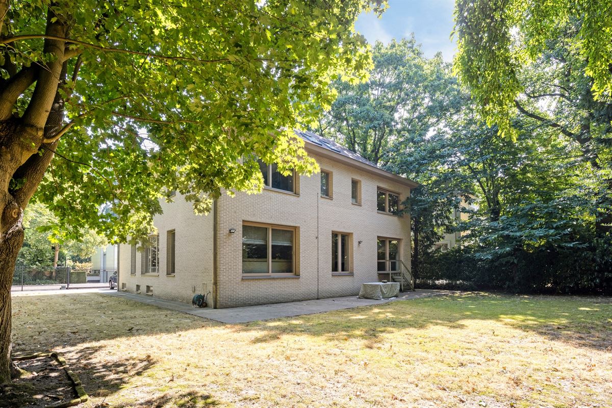 PARK DEN BRANDT : Ruime villa met 5 slaapkamers, lift en ZW-tuin op 1.017 m².