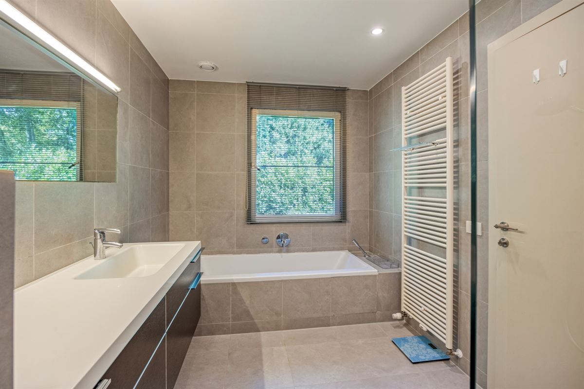 PARK DEN BRANDT : Ruime villa met 5 slaapkamers, lift en ZW-tuin op 1.017 m².