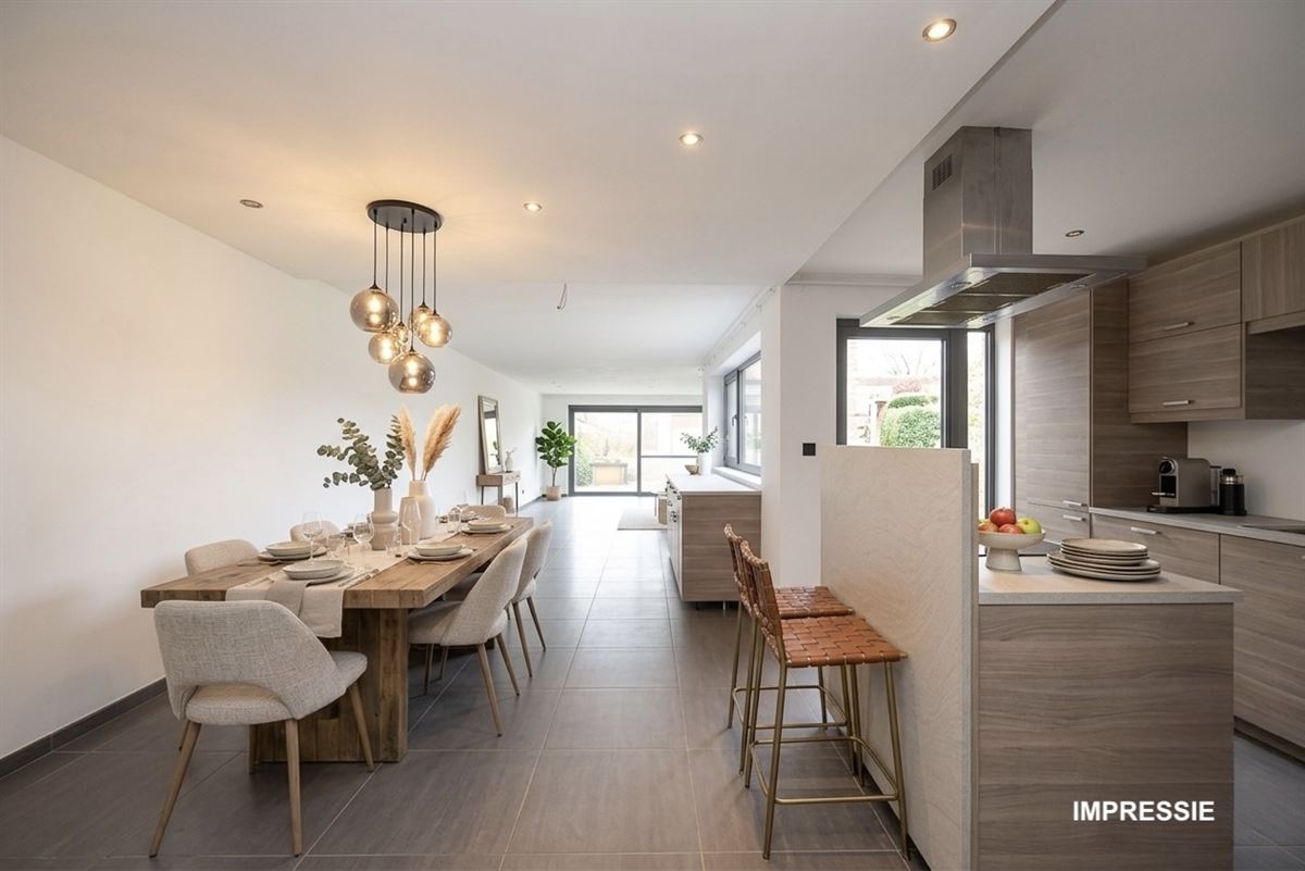 Gerenoveerde woning met 5 slaapkamers, praktijk, zuid tuin