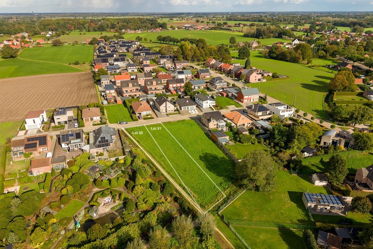 Bouwgrond (lot 52) van 556 m² voor halfopen bebouwing