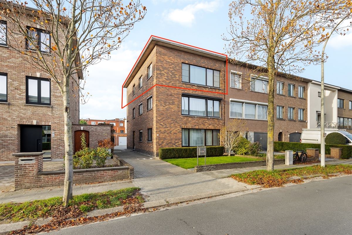 Instapklaar Appartement met 2 Slaapkamers, Terras en Garage