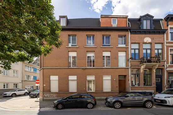 Ruime te renoveren woning met tal van mogelijkheden in Antwerpen!