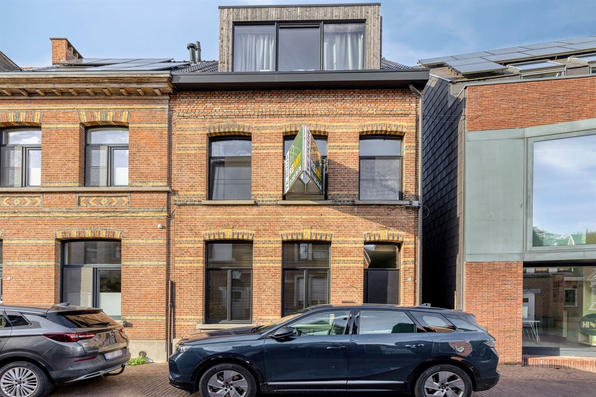 Stijlvol gerenoveerde woning met prachtige tuin in hartje Kontich