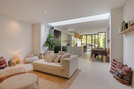 Stijlvol gerenoveerde woning met prachtige tuin in hartje Kontich