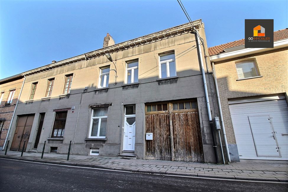 VENDU! Grande maison potentiellement divisible