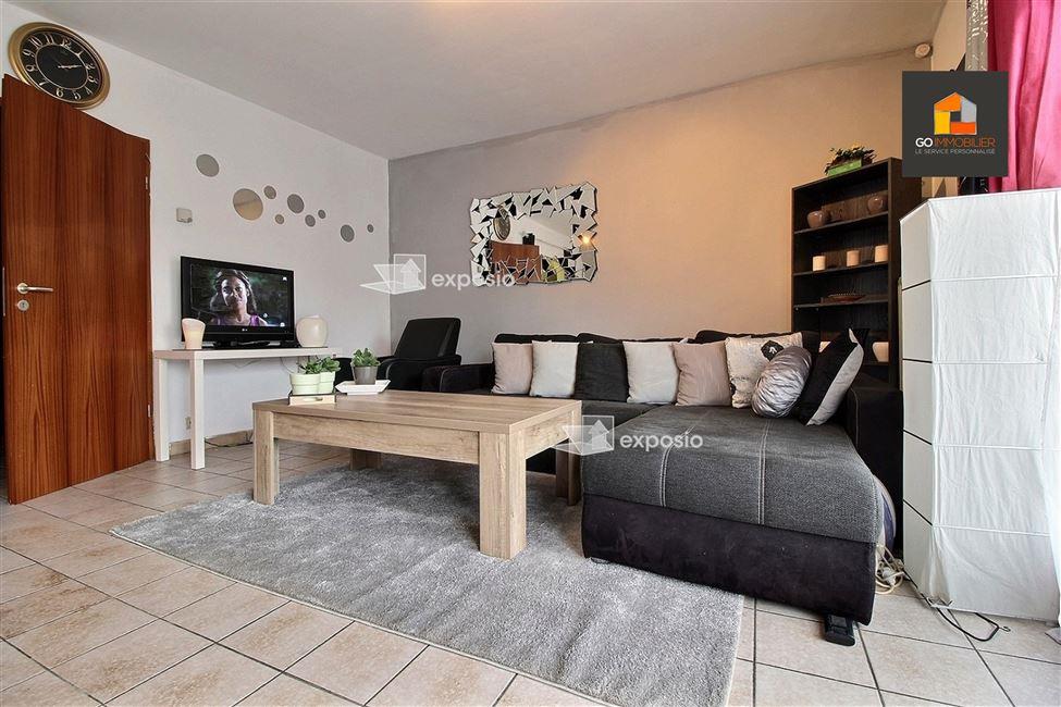 LOUEEE!! Appartement 2 chambres au rez-de-chaussé avec emplacement de parking