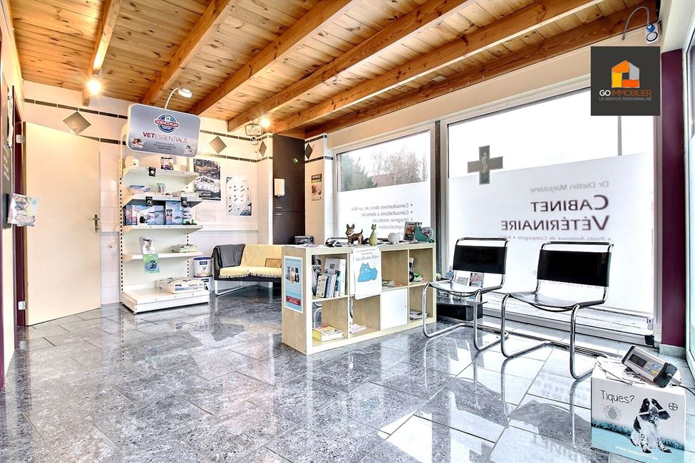 Surface commerciale de plus de 130m² au bord de la N4