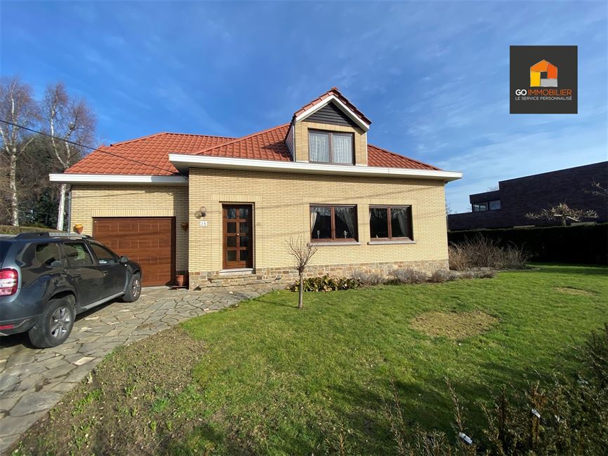 SOUS OPTION ! Splendide maison 4 façades