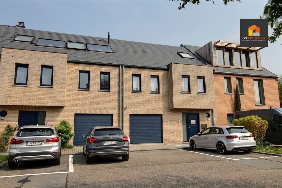 VENDU - Charmante maison 4 chambres + 1 possible sur LLN