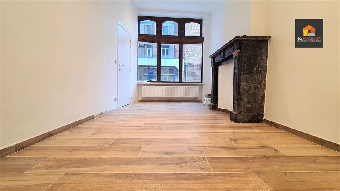 Commerce (ou bureaux) rénové au cœur de Wavre !