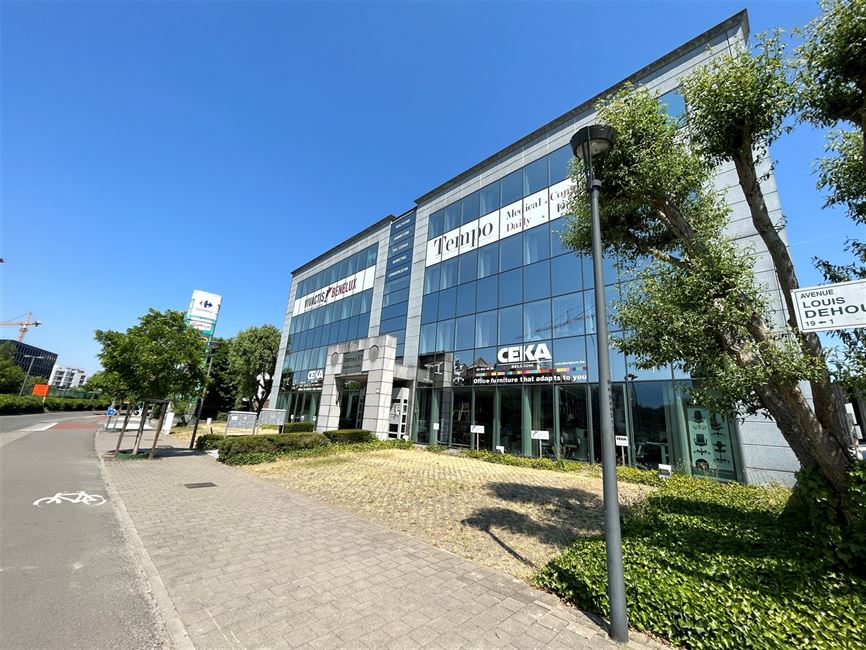 Immeuble de bureaux entièrement loué, situation au TOP !