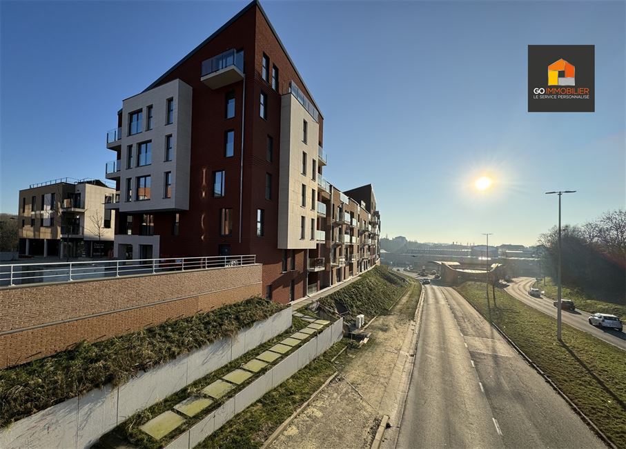 COURBEVOIE - Superbe RDC 1ch + terrasse !