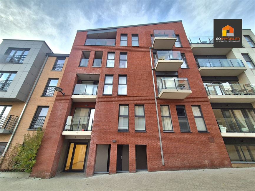 COURBEVOIE - Studio avec parking + balcon !