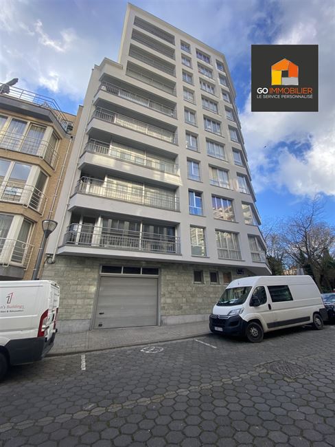 Opportunité rare pour ce box de garage 2 voitures