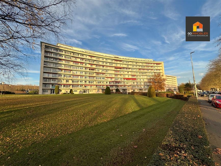 Superbe appartement 2 chambres avec terrasse idéalement situé au Centre Sportif !