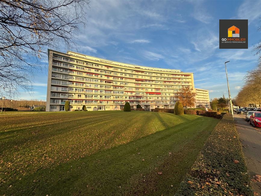 Superbe appartement 2 chambres avec terrasse idéalement situé au Centre Sportif !