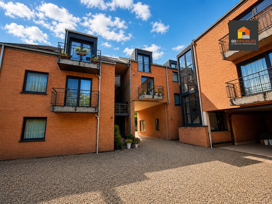 Magnifique duplex 2 chambres avec terrasse!