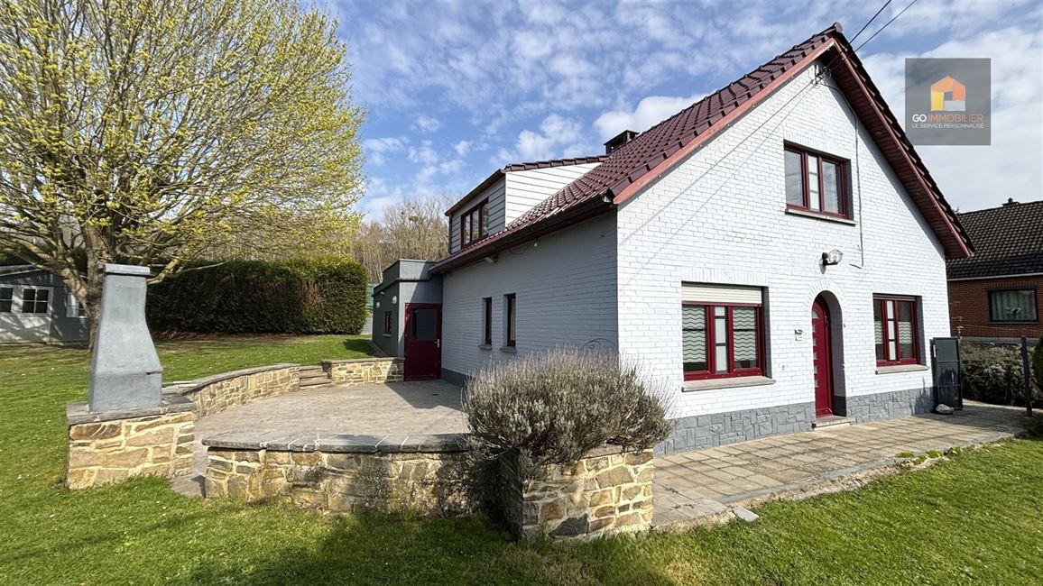 Ressaix : Villa 3-4 ch, ±11 ares et entrepôt de ±71m²