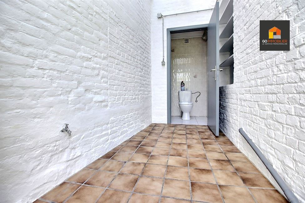 PONTILLAS – MAISON RÉNOVÉE, 2 CHAMBRES / BUREAU / CAVES  à 5380 PONTILLAS - Réf. 13595