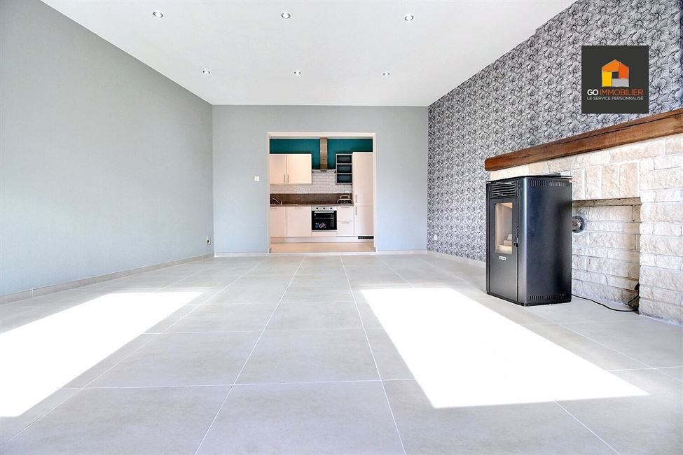 PONTILLAS – MAISON RÉNOVÉE, 2 CHAMBRES / BUREAU / CAVES  à 5380 PONTILLAS - Réf. 13595
