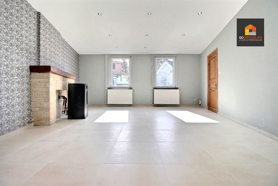PONTILLAS – MAISON RÉNOVÉE, 2 CHAMBRES / BUREAU / CAVES  à 5380 PONTILLAS - Réf. 13595