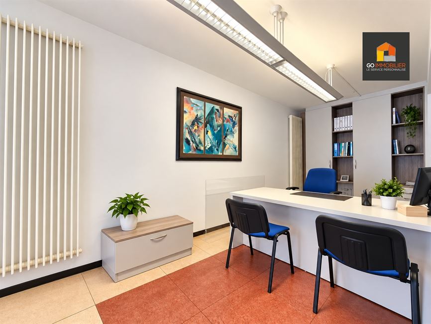 Superbe plateau de bureau au RDC + stockage à 5004 BOUGE - Réf. 13598