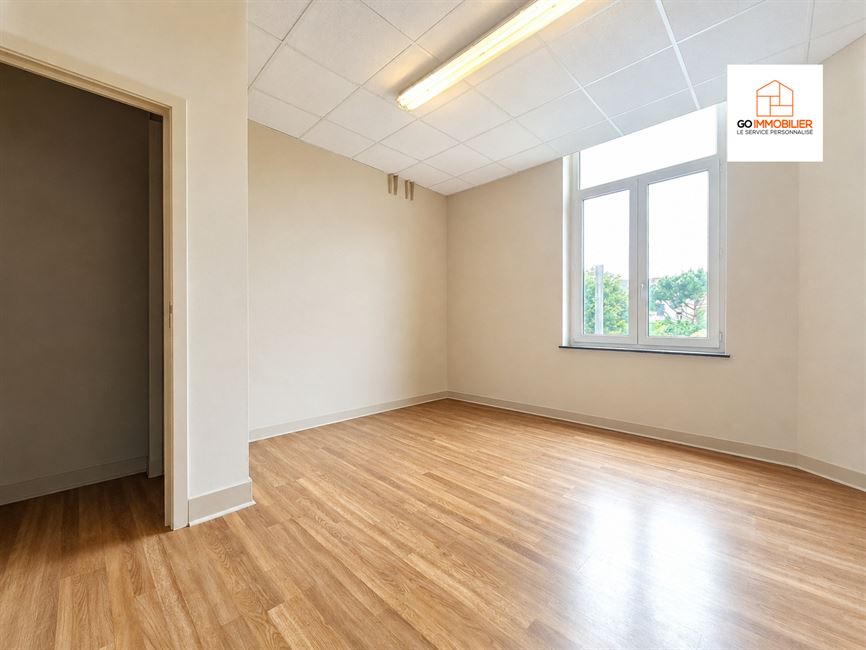 IMMEUBLE bureaux/commerce (Rachat société possible) à 1300 WAVRE - Réf. 13448