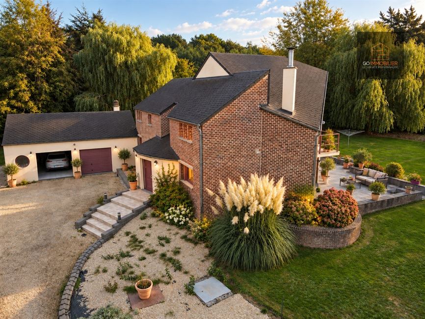Spacieurse maison 4 chambres sur un magnifique terrain de ± 28 ares !  à 5031 GRAND-LEEZ - Réf. 13645