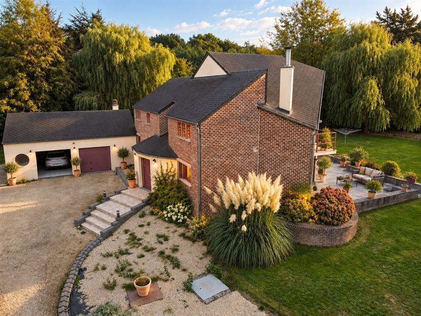 Spacieurse maison 4 chambres sur un magnifique terrain de ± 28 ares !  à 5031 GRAND-LEEZ - Réf. 13646