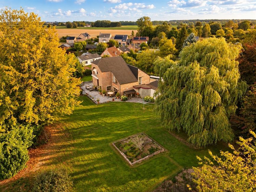 Spacieurse maison 4 chambres sur un magnifique terrain de ± 28 ares !  à 5031 GRAND-LEEZ - Réf. 13646