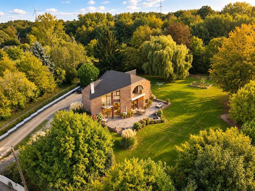Spacieurse maison 4 chambres sur un magnifique terrain de ± 28 ares !  à 5031 GRAND-LEEZ - Réf. 13646