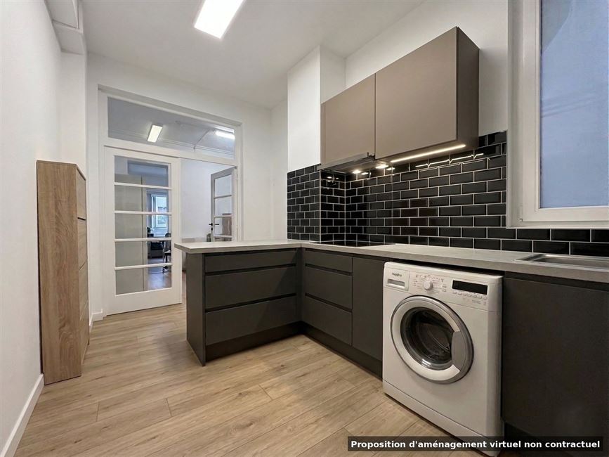 LEMMONNIER - Appartement 1ch + bureaux idéal pour investisseur ou 1er achat ! à 1000 BRUXELLES - Réf. 13659