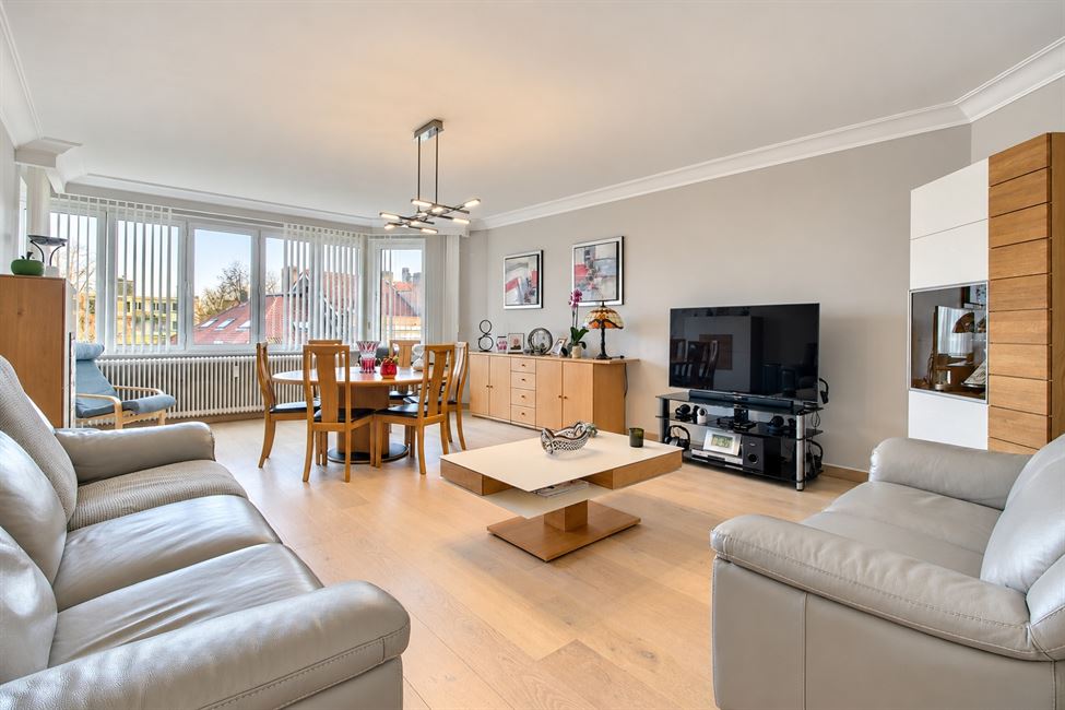 COUP DE COEUR - Magnifique appartemnt 2ch + garage à 1190 FOREST - Réf. 13682