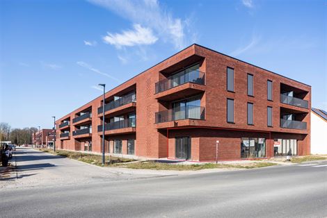 Handelsruimte te koop in het bruisende hart van Baarle, vlak bij Drongen en de E40: een toplocatie met uitstekende bereikbaarheid.
Dit hoekpand sprin...