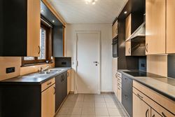 Op de grens tussen Sint-Martens-Latem en De Pinte, geniet deze woning een uitstekende ligging met een vlotte bereikbaarheid. 
De charmante en statige...