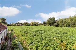 Verborgen parel. 
Tussen de velden, in een zacht glooiend landschap ten zuiden van Gent: schitterende villa, verborgen in het groen met een prachtig ...