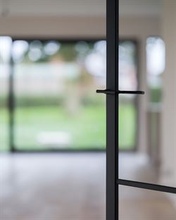 Prachtig landelijk gelegen, vlakbij de gezellige dorpskern Vinkt en op slechts 10 min. van Deinze-centrum.

Op het einde van een doodlopende straat ...